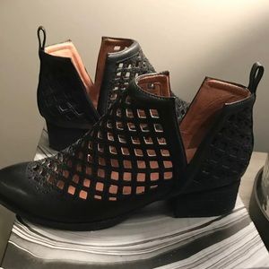 Jeffrey Campbell Black Taggart Ankle Booties 7.5